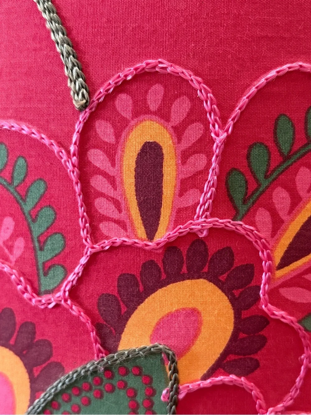 Vintgae- 🩷 Pink drum lampshade, embroidered folk-style floral patterns